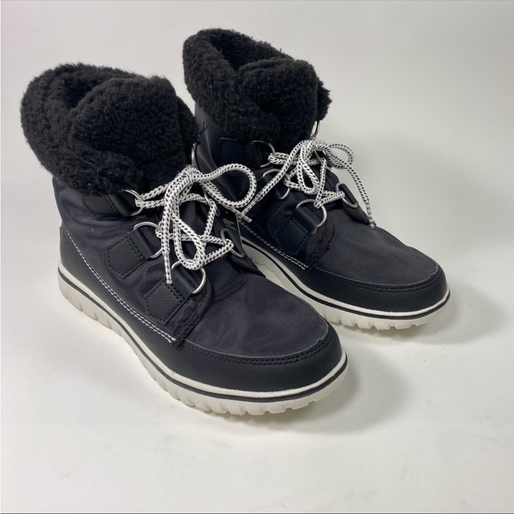 NWT Sorel winter boots carnival - woman’s size 7